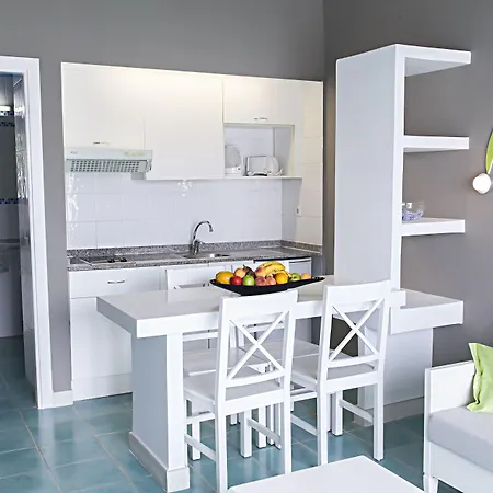 Livvo Morromar Aparthotel 3*