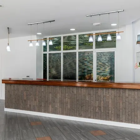 アパートホテル Livvo Morromar