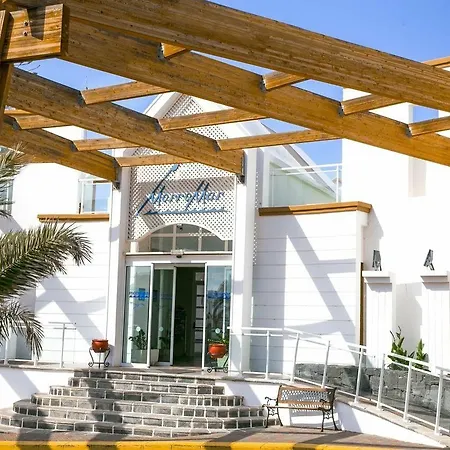 Livvo Morromar アパートホテル 3*